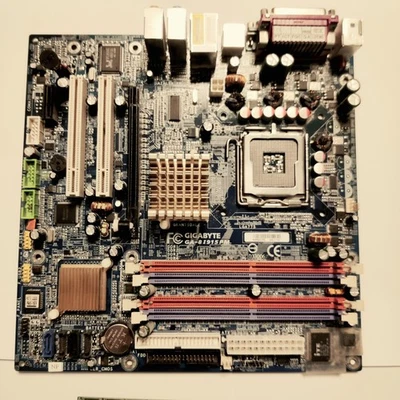 Carte mère rétro Gigabyte GA-8I915PM + Pentium 4 2.93GHz + 1Go DDR1 – kit comple - Photo 1/4