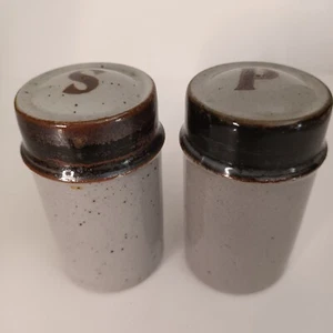 INGRID Salt & Pepper 9 cm Brown and Grey Stoneware Danish Art Pottery Knabstrup - Picture 1 of 7
