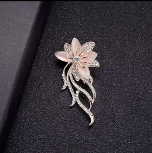 Vintage-Brosche Modeschmuck, Strasssteine, Roségold Farbe - Bild 1 von 1