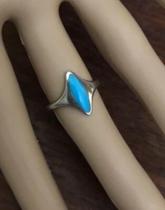 Estate Find, Beautiful Sterling Silver Turquoise Ring - Picture 1 of 12
