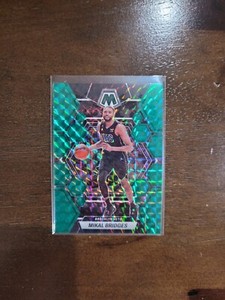 2022-23 Mosaic Basketball Green Prizm Mikal Bridges No. 2