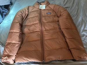 Neu mit Etikett $ 329 NEU Patagonia Silent Daunen-Wendejacke für Herren Medium M braun grau - Bild 1 von 9