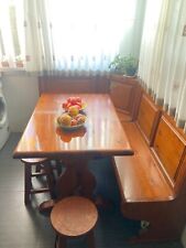 mesa comedor con banco esquinero de madera maciza y 3 taburetes a juego