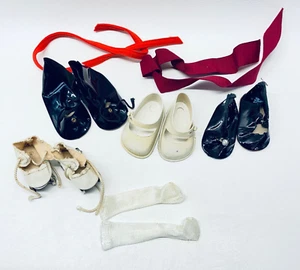 Vintage Puppenschlittschuhe und Puppenschuhe - Bild 1 von 11