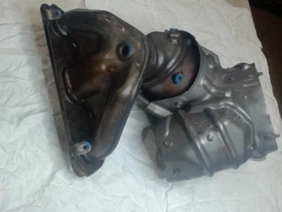 Colector de escape Nissan Sentra OEM PN 140E26LW0A Foto 1 de 2