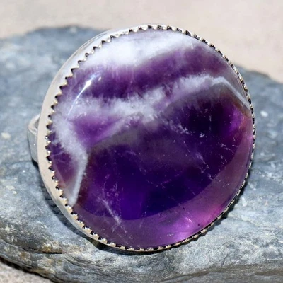 Круглое кольцо с шевроном и аметистом из серебра 925 пробы с покрытием из красного ковра США 9,5 GW - Изображение 1 из 3