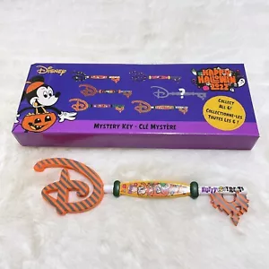 Japan Tokyo Disney Store HALLOWEEN 2022 Collectible Key Chip & Dale - Picture 1 of 3
