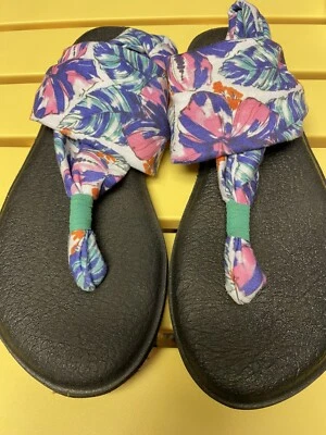 Sandalias de tanga Sanuk Yoga Mat Sling Chanclas para mujer talla 7, estampado de flores múltiples Foto 1 de 4