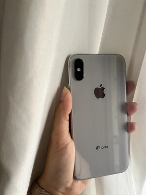 Apple iPhone X - 64GB - Argento (Sbloccato) (MQAD2QL/A) - Immagine 1 di 4