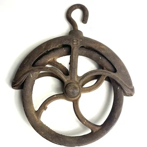 Antica puleggia pozzo in ghisa ruota agricola steampunk industriale strumento da collezione - Foto 1 di 6