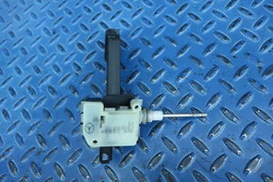 2003-2009 Mercedes-Benz E320 E350 Fuel Filler Door Lock Actuator 2038201997 - Picture 1 of 5