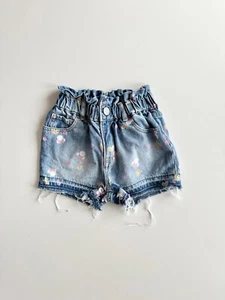 Girls' GAP x DISNEY Mom Ruffle Minnie Mouse Print Raw Hem Denim Shorts, Size 4Y - Picture 1 of 13