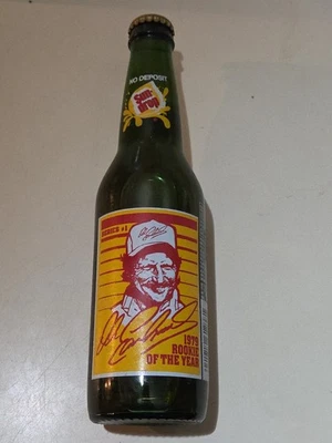 Dale Earnhardt 1979 Novato del Año Sundrop Botella Sin Abrir Serie #1 De Colección Foto 1 de 3