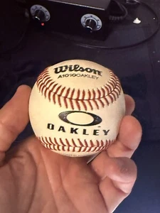 Béisbol Oakley Wilson - Imagen 1 de 2