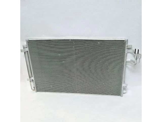 Condensador de aire acondicionado 63CFMH29 para Hyundai Sonata 2011 2012 2013 2014 2015 Foto 1 de 1