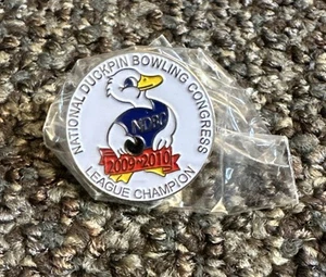 2009 2010 Vintage National Duckpin Bowling Congress NDBC Lapel Pinback Pulsante - Foto 1 di 2