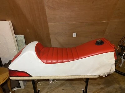 Luz trasera tanque combustible asiento moto nieve OEM 97-00 Polaris XC 500 600 700 SP #961E Foto 1 de 4