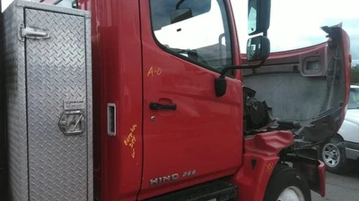 HINO 268 2005-2021 DOOR ASSEMBLY FRONT 3833718 - Изображение 1 из 3