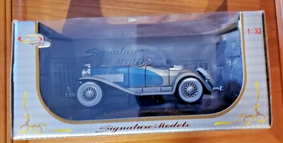 SIGNATURE MODELS 1935 DUESENBERG SSJ - 1/32 - SILVER and BLUE - 32318 - Image 1 of 4