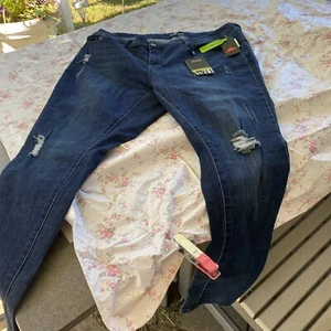 Women's Royalty WannaBettaButt Skinny Jeans Size 20W With Pockets NWT 20W 28Lgth - Picture 1 of 9