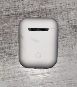 Earbuds with Charging Case - White - Excellent Condition E - Picture 1 of 3
