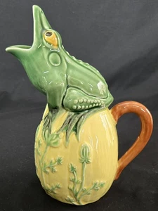 Bordallo Pinheiro Est. 1884 Frog Pitcher Made in Portugal - LIKE NW - Picture 1 of 5