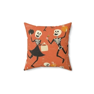 Halloween Vintage Style Throw Pillow and Cover Spooky Home Decor Accent Cushion - Picture 1 of 13
