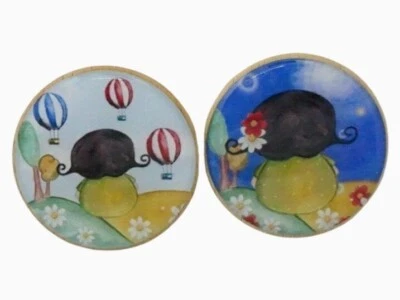 Juego de dos ganchos de pared de madera ganchos para abrigo globos Matilda decorados a mano Foto 1 de 3