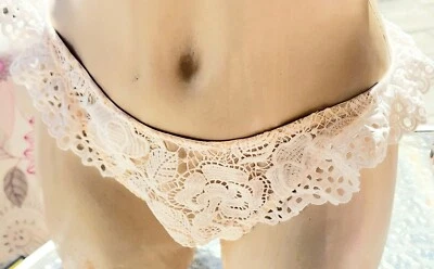 Tanga Victorias Secret L Marfil Volantes Floral Encaje M Nuevo De Colección Raro Foto 1 de 4