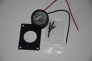 USB-Einbaudose 12-24/5V mit USB 3A (811762) - Picture 1 of 3