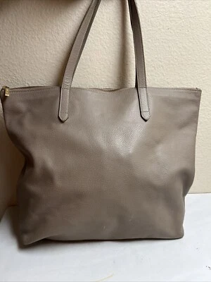 Cuyana Taupe Pebbled Leather Inner Pockets Double Handles Classic Tote Zip Bag - Image 1 of 4
