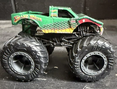 Monster Truck Hot Wheels Monster Jam Snake Bite Green 1:64 2021 Foto 1 de 4