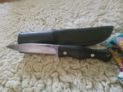 Bushcraft 风格刀片带黑色亚麻层压手柄和皮革黑色鞘 — 第 1/4 张图片