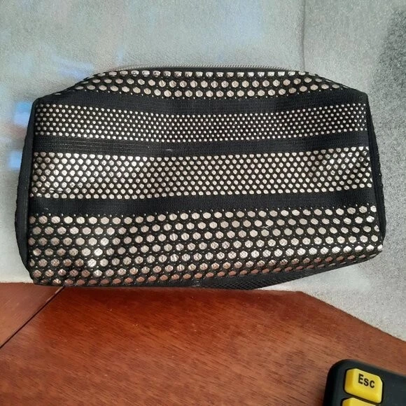 Malla organizadora de maquillaje mediana Sonia Kashuk con metal PreLoved buen estado Foto 1 de 4