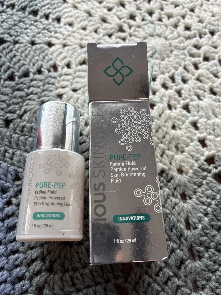 Serious Skincare Pure-Pep Fluido Desvaneciente Péptido Impulsado Líquido Iluminador de Piel B7 Foto 1 de 3