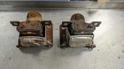 Par de soportes de montaje de motor para 05-06 Chevrolet Silverado 1500 5,3 Foto 1 de 4