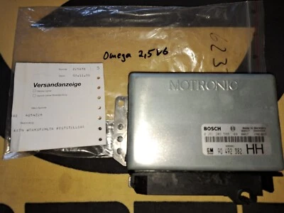 Centralina motore Opel Omega B 2.5 V6 ECU 0261203588 90492382 - Immagine 1 di 3