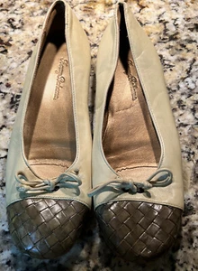 Tommy Bahama Leder Ballerinas 9 1/2 B olivgrün Zehengewebe mit hellgrün - Bild 1 von 7