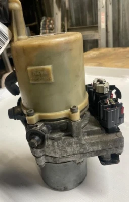 Conjunto de motor eléctrico bomba de dirección asistida MAZDA 3 2005-2009 a partir del 01/04/05 OEM Foto 1 de 4