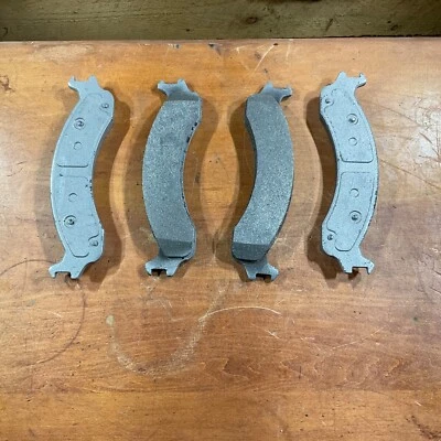 Pastillas de freno de disco Wagner MX821 para modelos seleccionados de Dodge Ram 2500 3500 Foto 1 de 2