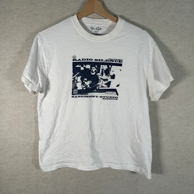 Camiseta Brandy Melville John Galt Radio Silence Sótano Estudio Blanco Gráfico Foto 1 de 4