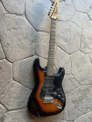 Samick Electric Guitar 6 String - Image 1 of 4