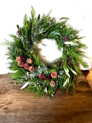 NEU! Frischer Premium-Kranz (20/25/30 cm) – Unikat aus gemischtem Grün - Bild 1 von 4