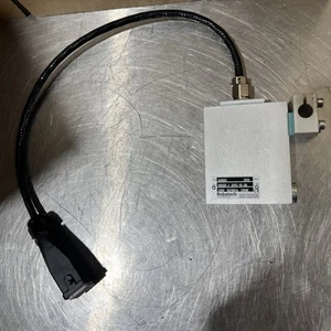 Robatech AX101S / 100201 Adhesive Applicator Head Nos Surplus No Original Box - Picture 1 of 7