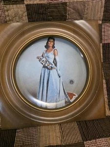 1975 1st LIMITED EDITION MISS AMERICA PLATE HANDMADE BY RIDGEWOOD - Bild 1 von 3