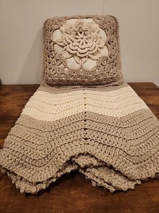 Handgefertigte gehäkelte afghanische Decke Überwurf mit Kissen MCM Set je 40x26" - Bild 1 von 8