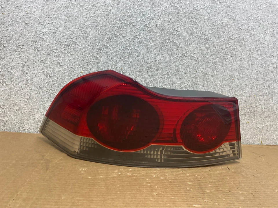 Luz trasera lateral izquierda convertible Volvo C70 2006 a 2010 OEM N9730 DG Foto 1 de 4
