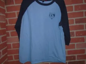 KEAN UNIVERSITY THEATRE HERREN RAGLAN T-SHIRT GRÖSSE LARGE - SIEHE BILDER ZUERST - Bild 1 von 4