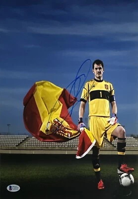 Foto de futebol Iker Casillas 11x14 Espanha assinada BAS C10547 - Imagem 1 de 2