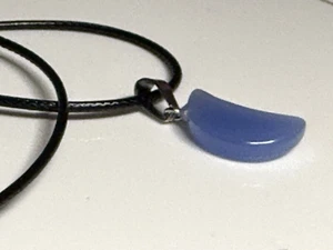 Pendant Blue Chalcedony Natural Stone Leather Strap Jewellery - Picture 1 of 6